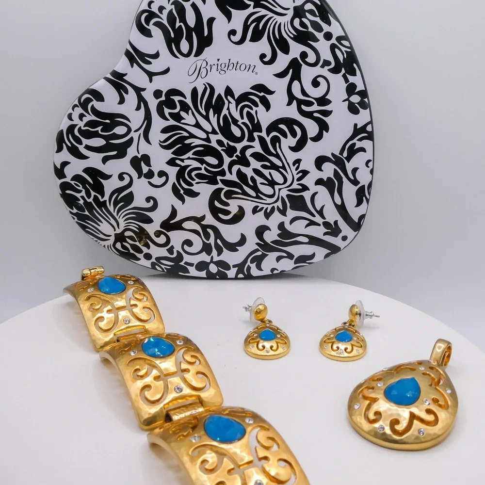 Brighton Versailles Jupiter Blue Hammered Goldtone Bracelet Pendant Earring Set